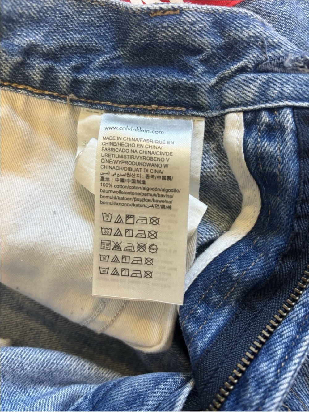 Women’s Vintage RARE Y2K Calvin Klein Denim with Red Tape Logo. Size 32x32. - Picture 10 of 10